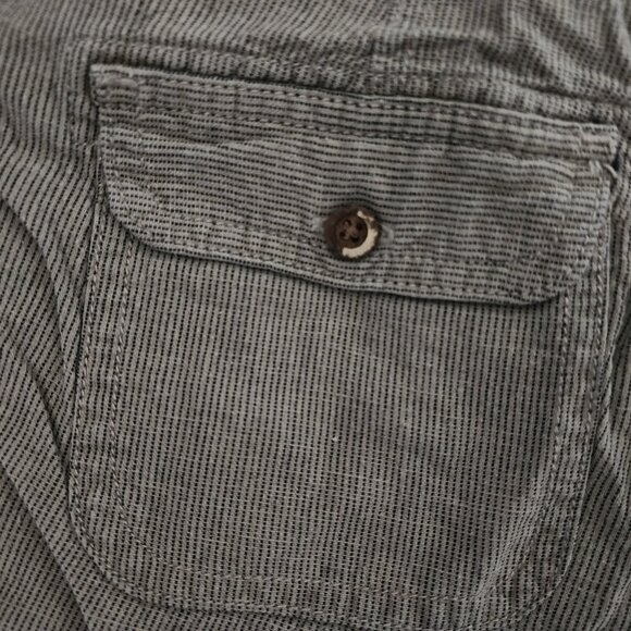 Women's North Face size 2 low rise shorts - Picture 8 of 12